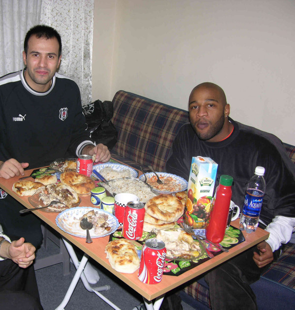 BJK’nin emektarı ‘SeySey’, basketbol takımının tarihini yazdı - Resim : 8