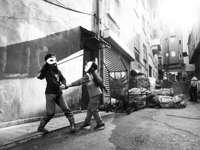 Sıla Yalazan: Kadınların tarih boyunca mekanla kurduğu ilişkiyi sorgulamayı seviyorum - Resim : 1