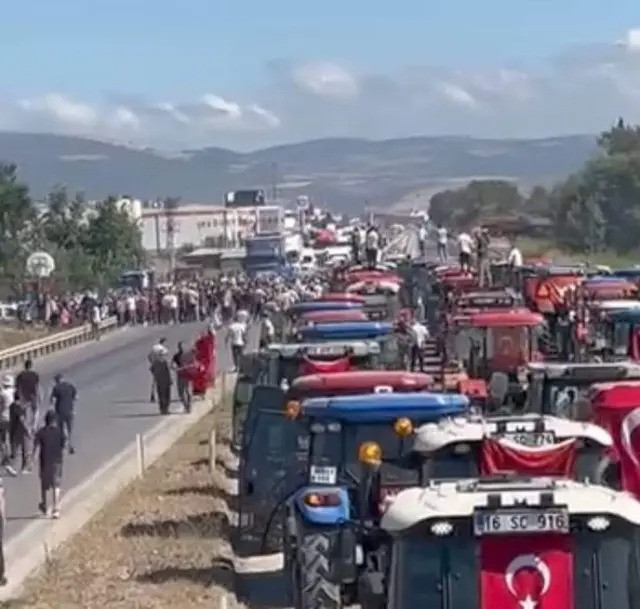 Ekonomi Dünyası: Traktörler yollara döküldü, açlık en yakıcı sorun olacak - Resim : 1