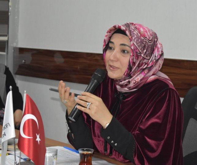 AK Partili Zeynep Alkış: HÜDA PAR kadını siyasette gösterme konusunda Yeniden Refah'tan ileri noktada - Resim : 1
