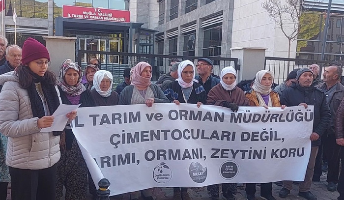 Deştin’de ‘Entel köy Efe köye karşı’: Filmin sonunda buranın çöl olmasına izin vermeyeceğiz - Resim : 3