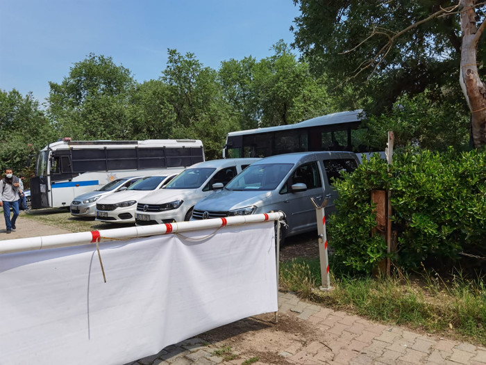 Validebağ Korusu'nda polis eşliğinde temizlik: Burası bir park gibi ele alınamaz - Resim : 2