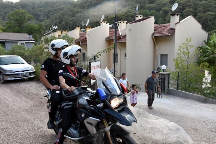 Marmaris Turunç'a tahliye için iki çıkarma gemisi gönderildi - Resim : 2