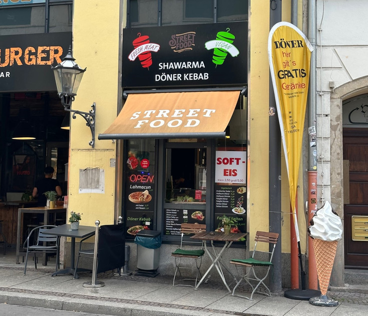 Gezegenden Mektuplar... Sokakta, siyasette, sahnede bir Almanya lezzeti olarak döner - Resim : 4