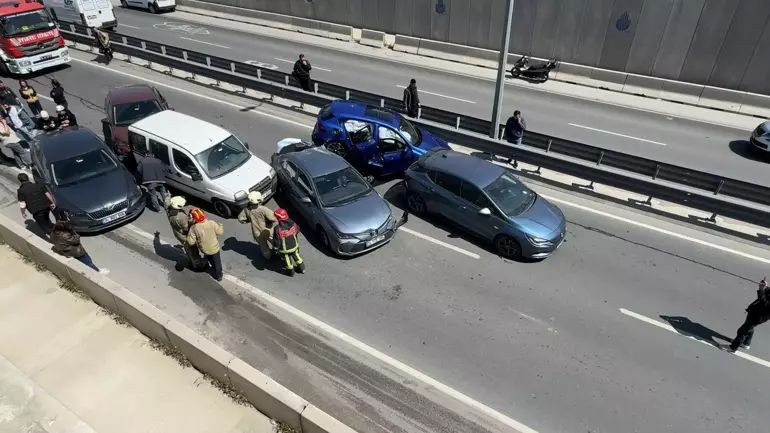 Beylikdüzü’nde altgeçitte zincirleme kaza - Resim : 1