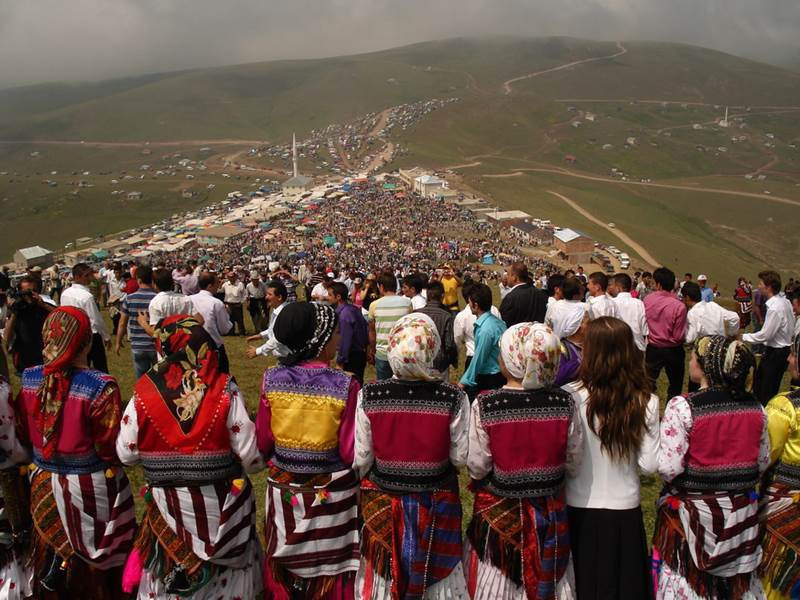 Evleri hane hane, parlayi Gümüşhane - Resim : 10