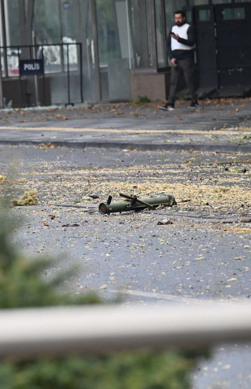 İçişleri Bakanlığı'na bombalı saldırı: 2 ölü - Resim : 3