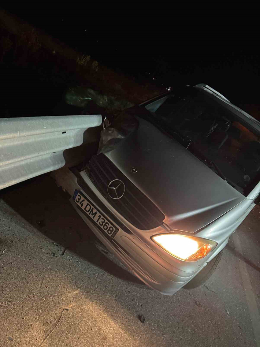 Terrible Accident in Emirdağ: Car crashes into ditch, 1 injured - Picture : 1