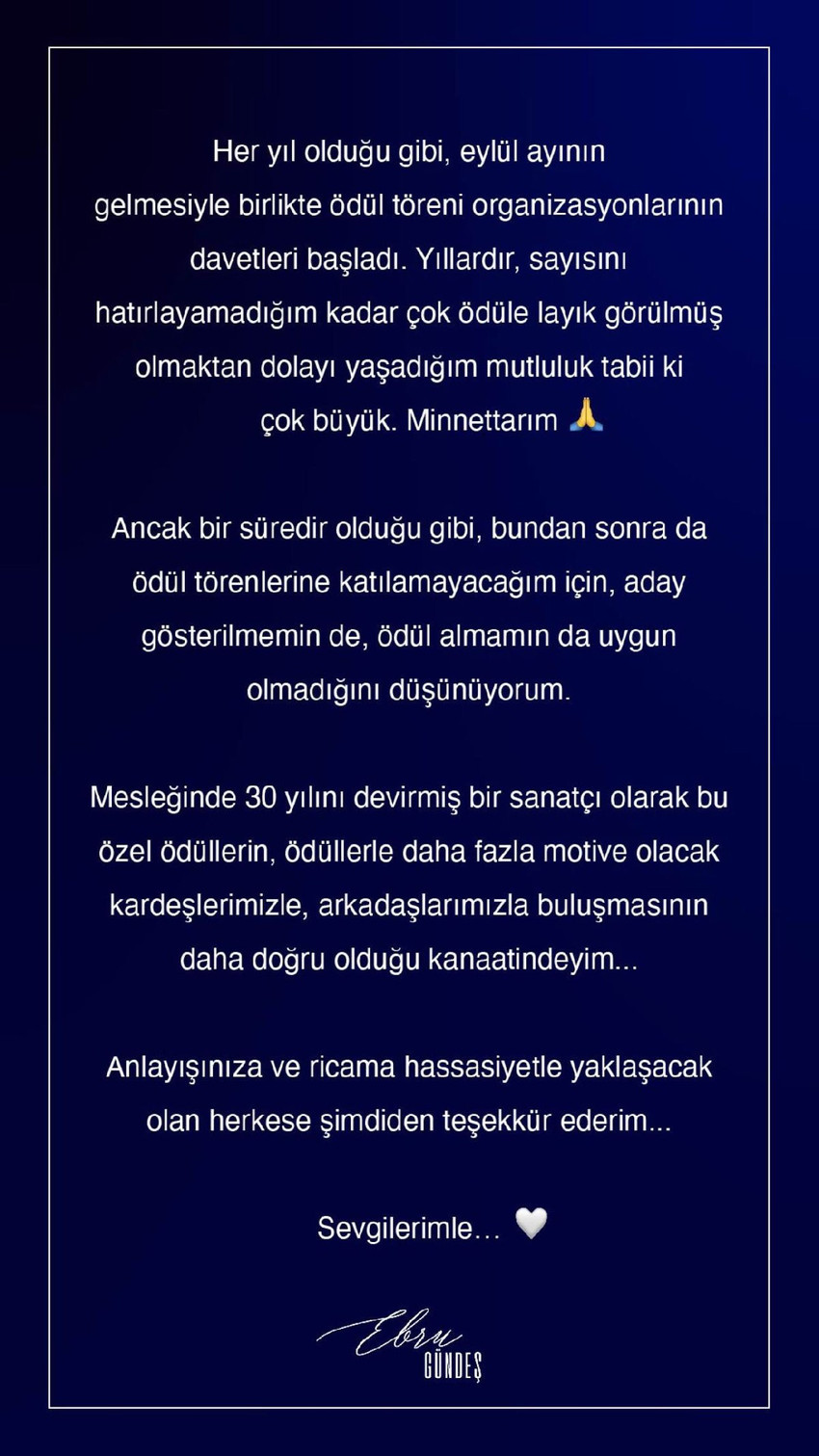 Ebru Gündeş'ten ödül töreni açıklaması: Doğru bulmuyorum - Resim : 1
