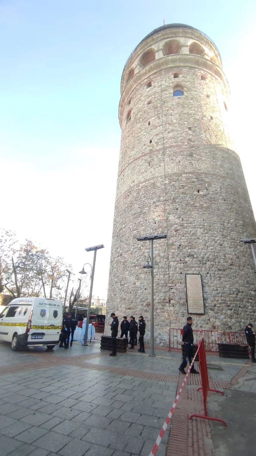 Galata Kulesi’nden düşen 19 yaşındaki genç hayatını kaybetti - Resim : 2