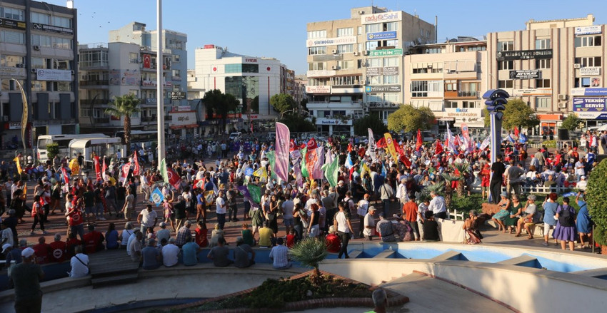 Aliağa'da asbestli gemiye karşı miting: 'O gemiyi buraya yaklaştırmayız' - Resim : 1