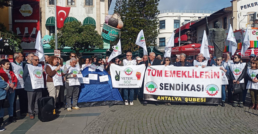 Emeklilerden enflasyonda eriyen maaşlara çadırlı eylem - Resim : 1