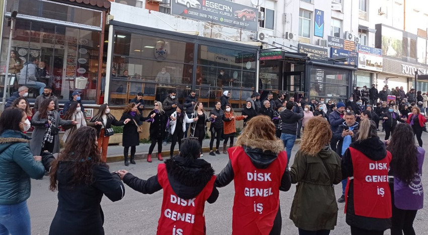 İşçiler grev kararını belediye binasına astı: 7 Nisan'da grevdeyiz - Resim : 1