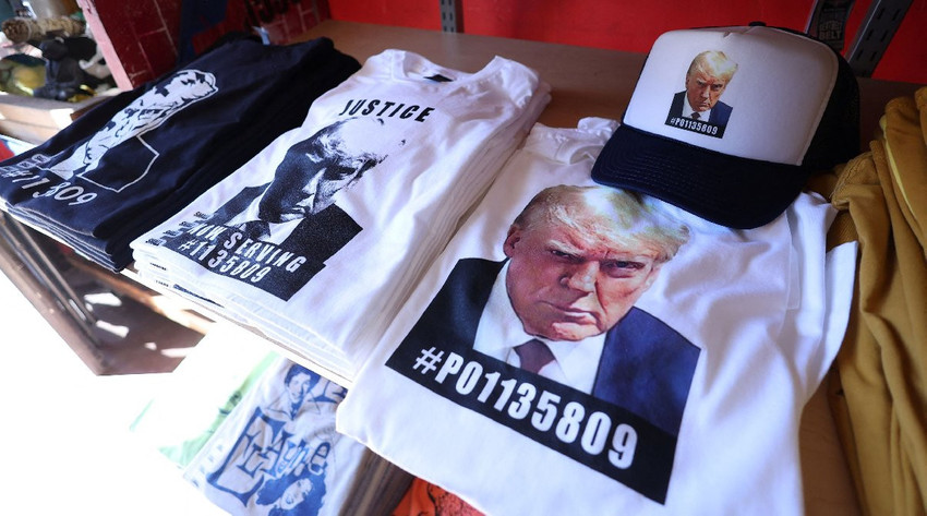 Trump'ın sabıka fotoğrafı para bastı - Resim : 1