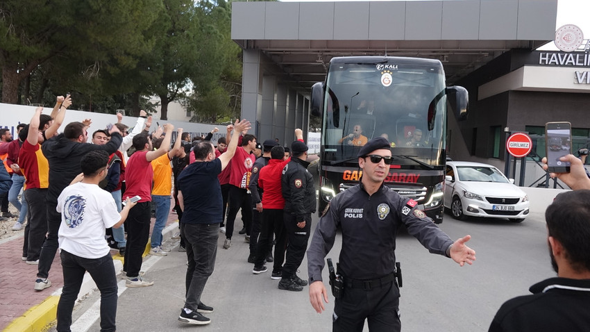 Okan Buruk'tan taraftarlara: Rahatız merak etmeyin - Resim : 1