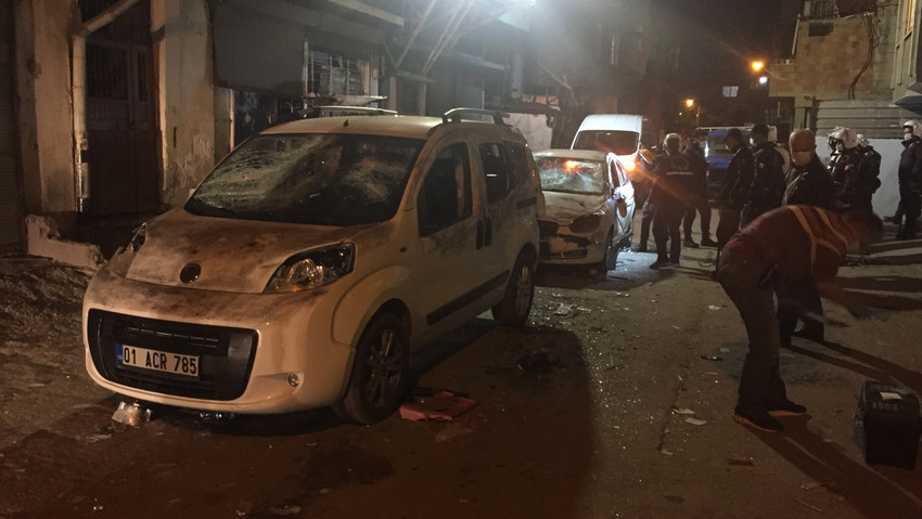 Adana'da düğünden çıkan 2 grup kavga etti: 1 ölü, 2 yaralı - Resim : 1