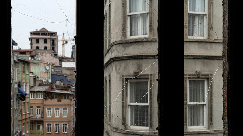 Kalbim ayna gibi boş İstanbul - Resim : 2