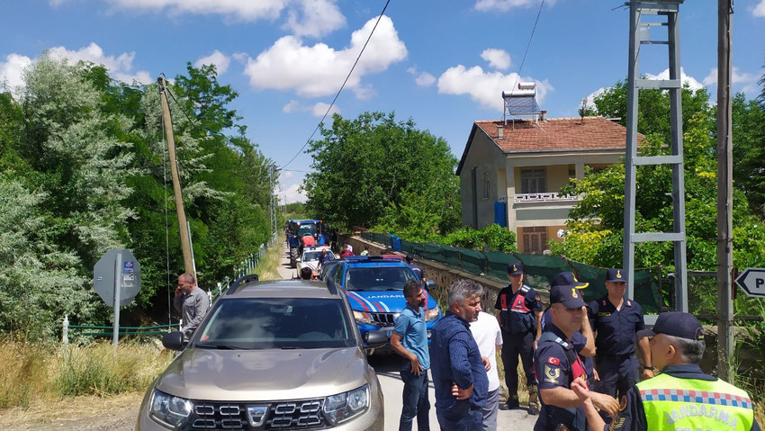 Elazığ'da DSİ önüne gitmek isteyen çiftçiler engellendi - Resim : 1