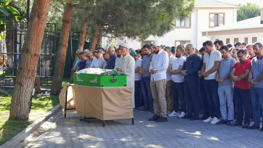 Anne ve babasının öldüğü kazada yaralanan Ahsen Sert vefat etti - Resim : 2