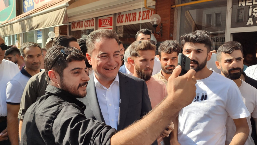 Babacan Van'da: Kürtler Meclis'e girdi ama Kürtçe daha giremedi - Resim : 1