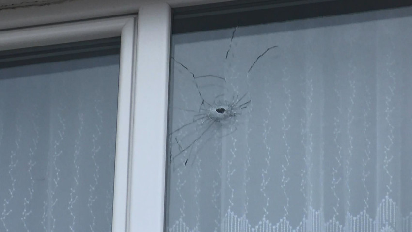İstanbul'da kalaşnikoflu çatışma: 1 çocuk ağır yaralandı  - Resim : 1