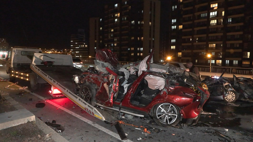 Başakşehir'de trafik kazası: 4 kişi hayatını kaybetti - Resim : 1