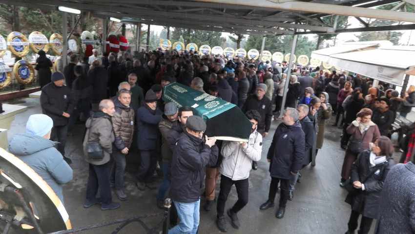 Füruzan son yolculuğuna uğurlandı - Resim : 1