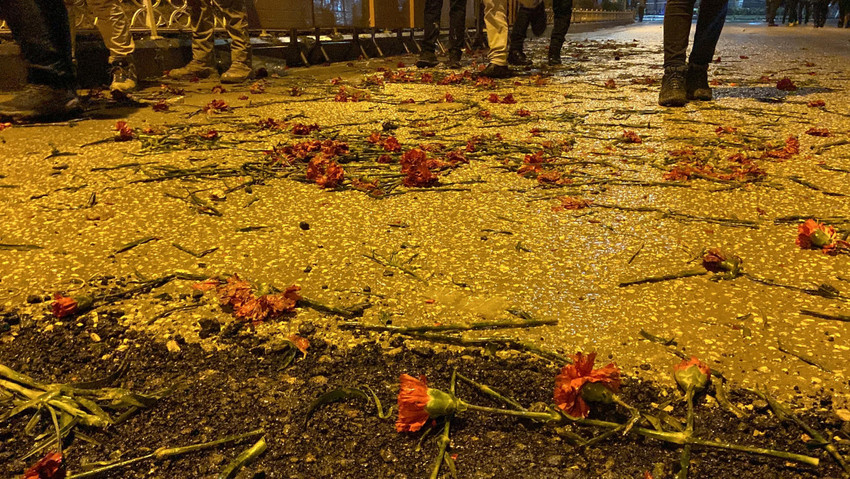 Hatay’da barikatların ardında deprem anması: 3 kişi gözaltına alındı - Resim : 4