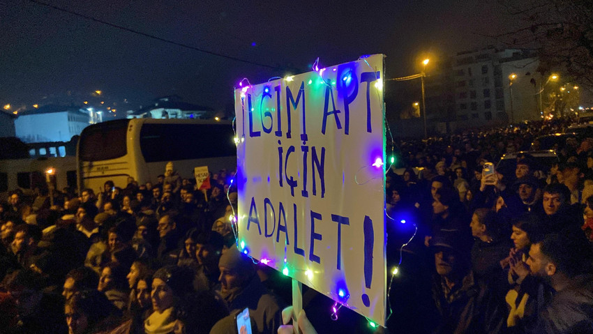 Hatay’da barikatların ardında deprem anması: 3 kişi gözaltına alındı - Resim : 1