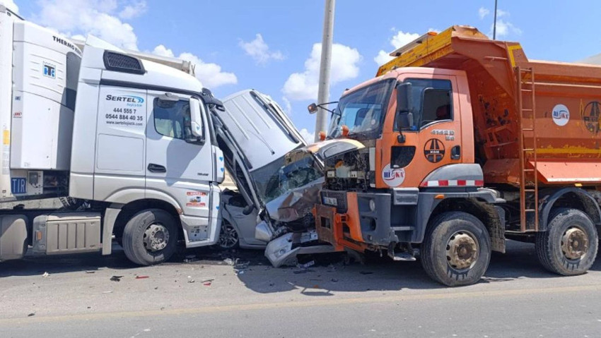 Silifke’de eşi görülmemiş kaza: 13 motosiklet ve 2 otomobili ezdi - Resim : 1
