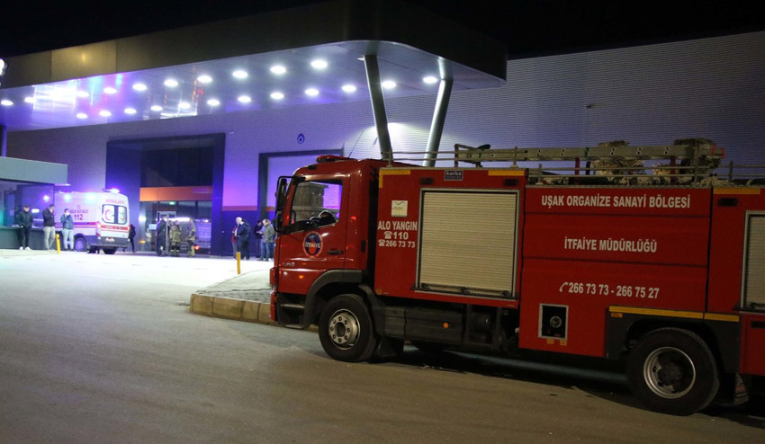 Uşak'ta 23 işçi zehirlenme şüphesiyle hastaneye kaldırıldı - Resim : 2