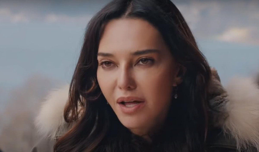 Hande Ataizi, 'Camdaki Kız' dizisine veda ediyor - Resim : 1