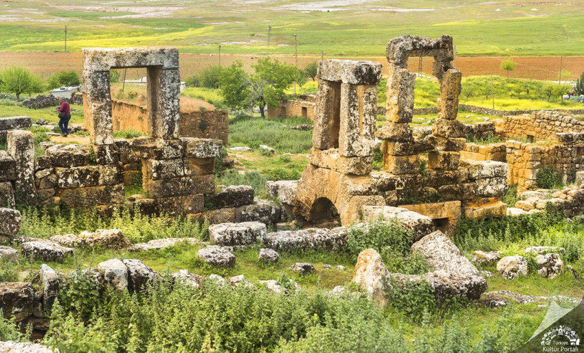 Bütün yollar çıksa da Roma’ya, biz gidiyoruz Urfa’ya - Resim : 21
