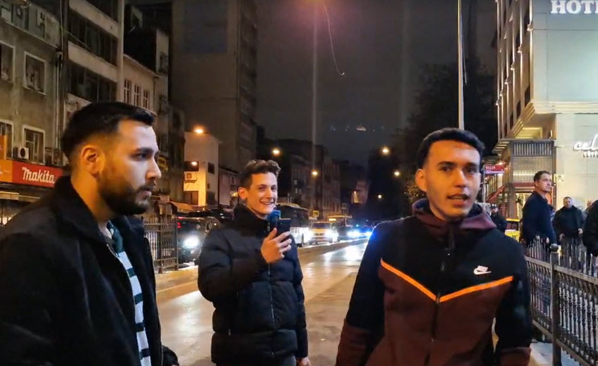 İstiklal Caddesi'nde yürümek isteyen kadınlara gözaltı - Resim : 15