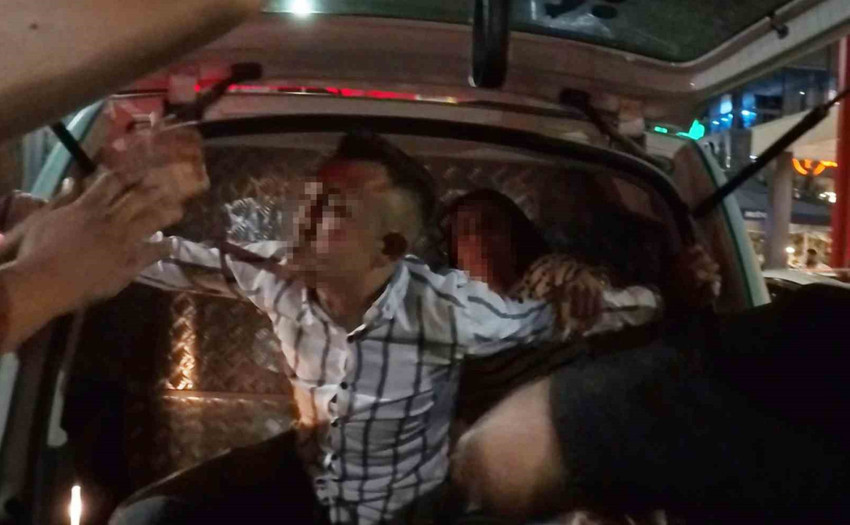4 kat alkollü yakalandı, polis aracının camını kırdı - Resim : 1