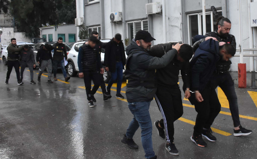 İzmir'de iki aile çatıştı, 4 kişi yaralandı - Resim : 1