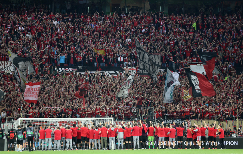 UEFA Avrupa Ligi'nde tarihi gece: Bayer Leverkusen 59 yıllık rekoru kırdı - Resim : 1