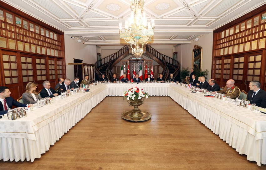 Türkiye, İtalya ve İngiltere savunma bakanları üçlü toplantı yaptı - Resim : 1