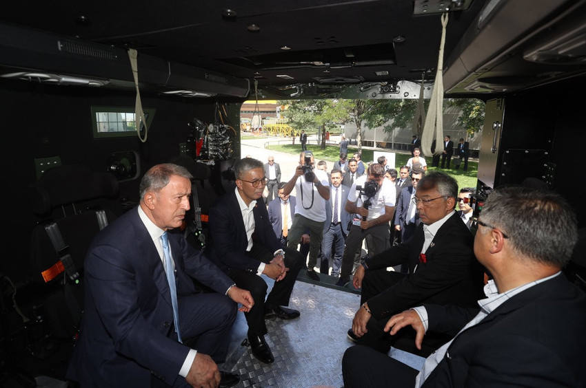 Malezya Kralı Abdullah Şah ve Hulusi Akar, savunma şirketini ziyaret etti - Resim : 3