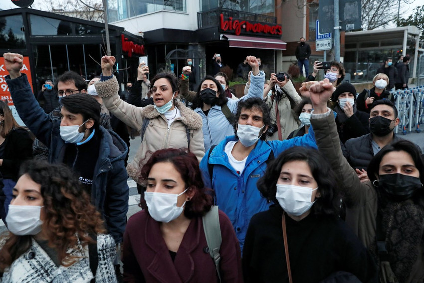 New York Times Boğaziçi'ni yazdı: Erdoğan kontrol savaşı başlattı - Resim : 1