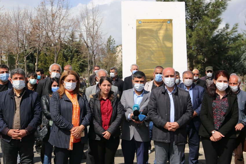 Diyarbakır ve Van’da HDP'ye kapatma istemine protesto - Resim : 1