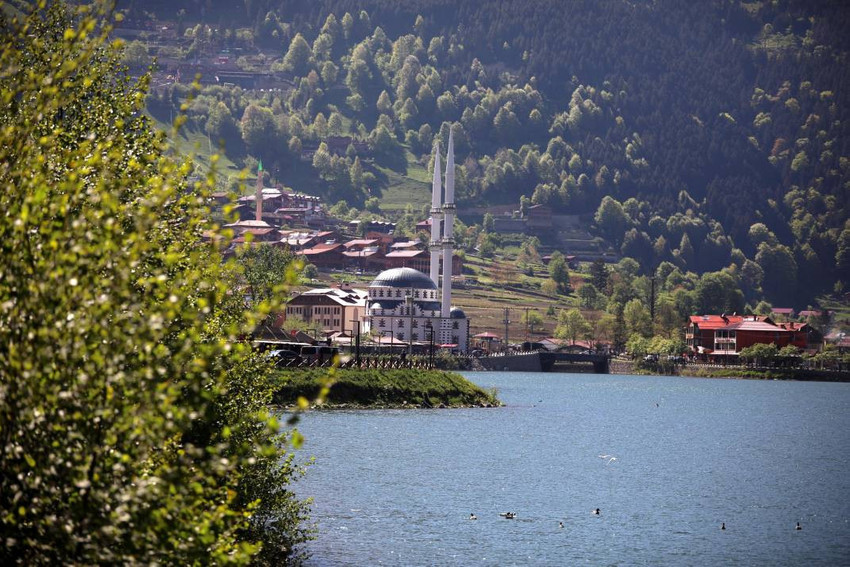 Uzungöl'de kaçak yapılar yıkılacak - Resim : 1