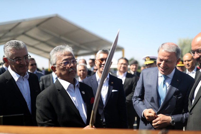 Malezya Kralı Abdullah Şah ve Hulusi Akar, savunma şirketini ziyaret etti - Resim : 2