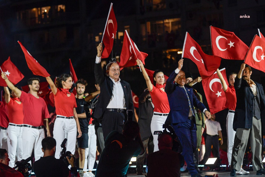 İzmir'de 9 Eylül kutlaması: Gündoğdu doldu taştı - Resim : 1