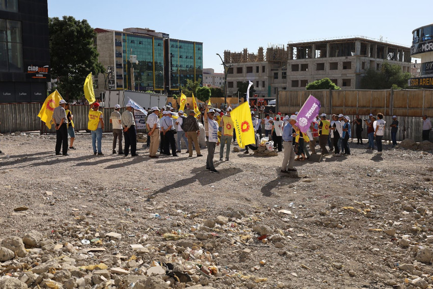 Van'da moloz yığınları arasında grev: Kazananlar mücadele edenlerdir - Resim : 1