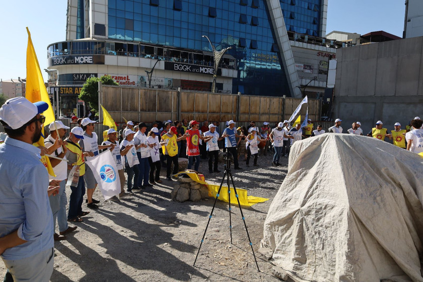 Van'da moloz yığınları arasında grev: Kazananlar mücadele edenlerdir - Resim : 4