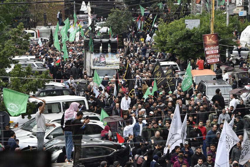 İsrail'in suikastı sonucu ölen Hamas yöneticisi Aruri'nin cenazesi defnedildi - Resim : 2