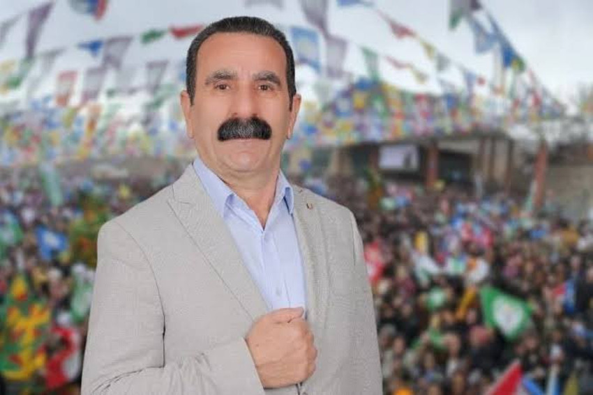Hakkari Belediyesi'ne polis baskını: Eşbaşkan Mehmet Sıddık Akış gözaltına alındı - Resim : 1