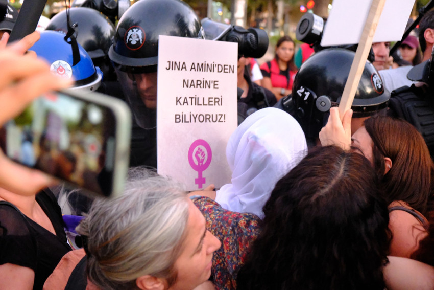 Diyarbakır'da kadınlar Jina Amini için yürüdü, Narin'i sordu - Resim : 8