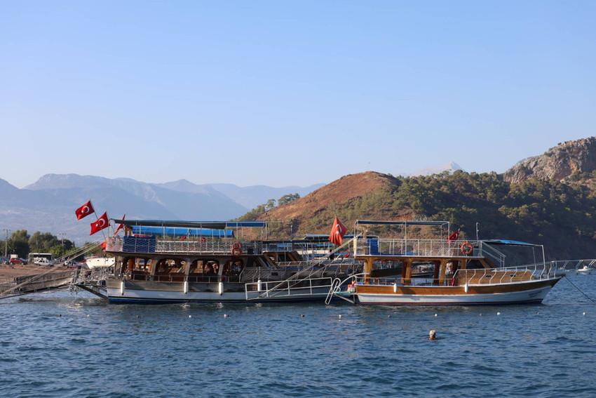 Adrasan Koyu kirliliğe teslim: Tekneler yasa dışı atık deşarj ediyor - Resim : 3